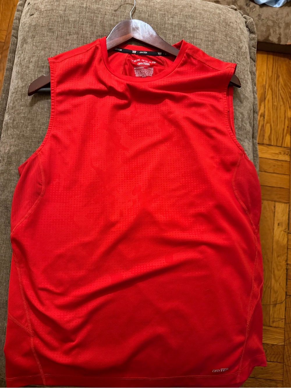 Tek Red Men's Sleeveless Training Shirt